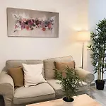 Cosy Apartment Close To City Center