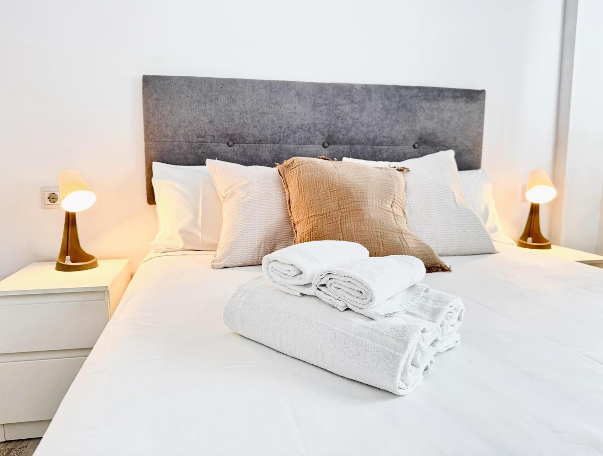 Cosy Close To Center *
